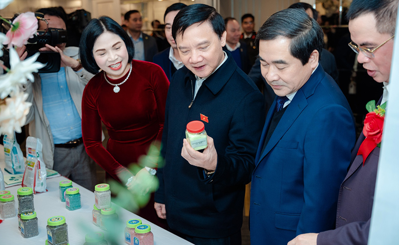 Công ty Cổ phần Thương mại tổng hợp Toan Vân kỷ niệm 30 năm thành lập