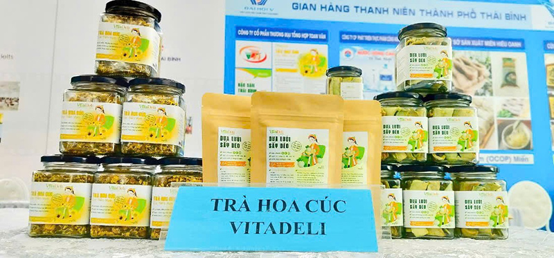 Trà hoa cúc ViTaDeli được tặng tại chương trình tham quan, học tập và chào xã giao tại Nhật Bản